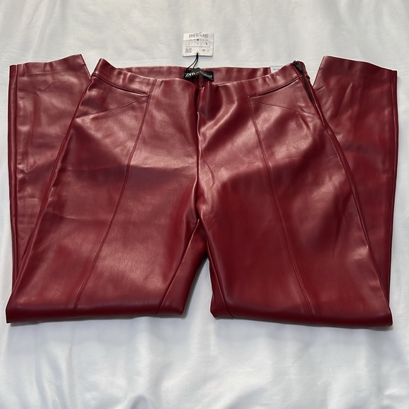 NWT Zara Red Faux Leather Leggings Front Zip Hem - Picture 3 of 9